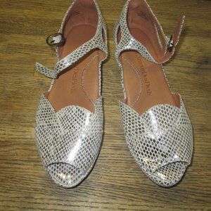 L'Amour Des Pieds Women's Silver Wedge Sandals 6.5